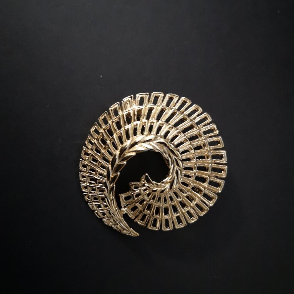 Vintage Sarah Coventry Gold Tone Swirl Openwork Brooch from 1960's